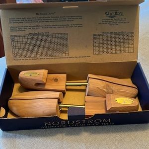 Mens shoe tree from Nordstrom this shoe tree fits 9 1/2W- 12N